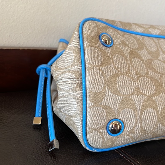 Coach Handbag Classic C Design With Silver Hardware Includes Wristlet - Picture 10 of 16